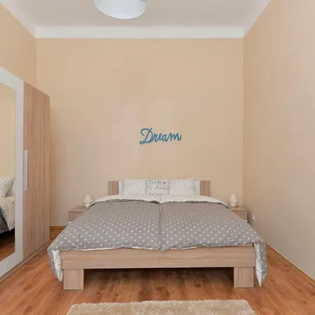 Trendy City Apartment *