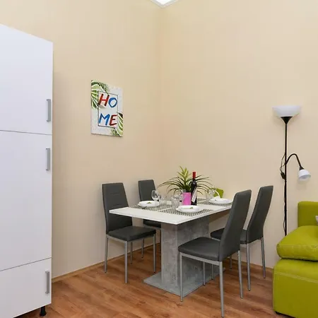 Apartment Trendy City